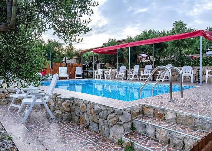 Camp Kopito Campeggio *